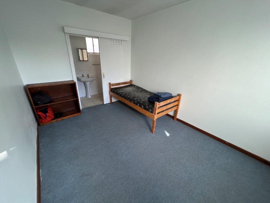 7 Bedroom Property for Sale in Wavecrest Eastern Cape